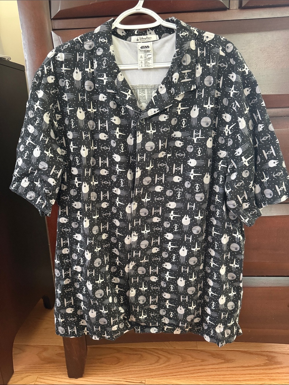 Disney Park Wars Black Short-Sleeve Button-Down Camp Shirt XXL - Retired